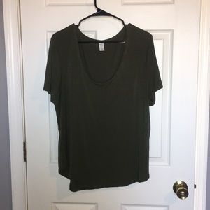 Green shirt sleeve top